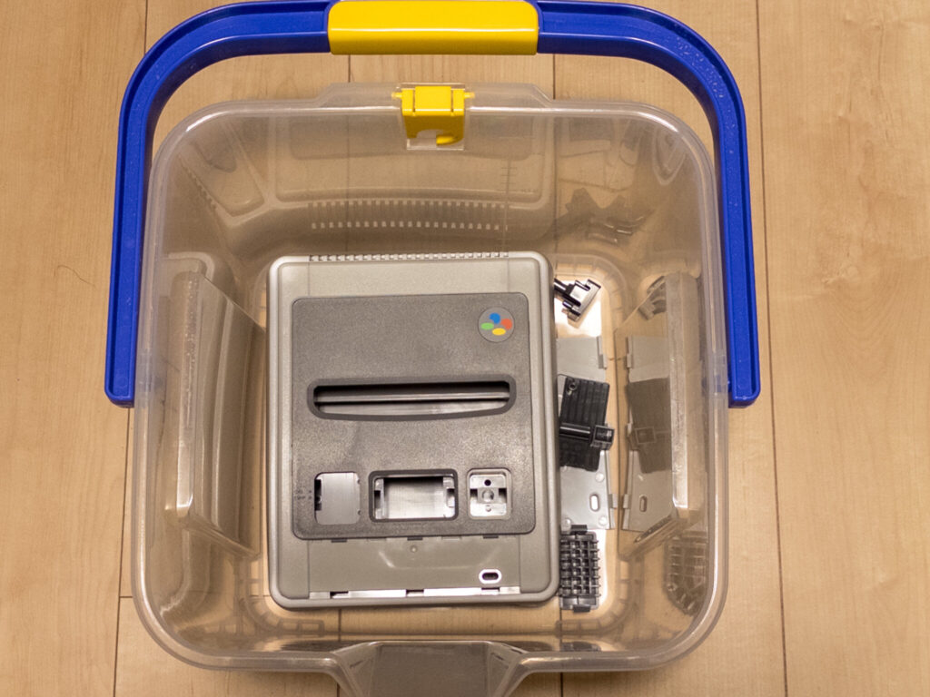 スーパーファミコンのレトロブライト風景。
上からのアングル。